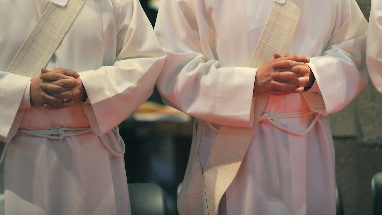 Immer weniger junge Männer sind bereit, auf Dauer sexuell enthaltsam zu leben.