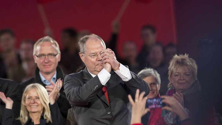 Steinbrück möchte Angela Merkel im Kanzleramt beerben, ein Amt in einer Großen Koalition hat er ausgeschlossen.