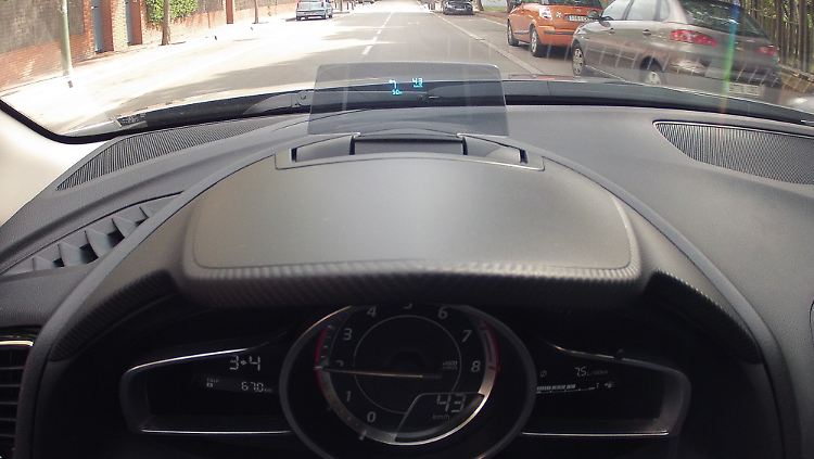 Mit dem Head-Up-Display nimmt der Mazda 3 eine Sonderstellung in seiner Klasse ein.