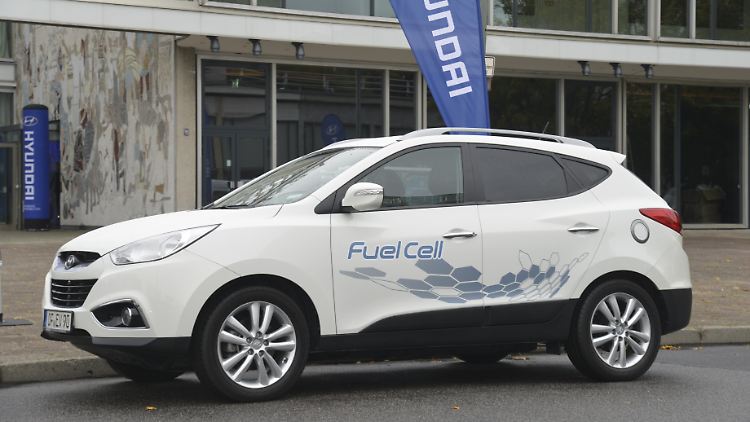 Der ix35 Fuel Cell sieht nicht nur aus wie seine Serienbrüder, er fährt sich auch wie sie. Nur absolut emissionsfrei.