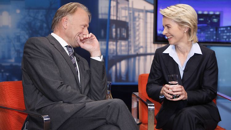 Man versteht sich ganz gut: Grünen-Spitzenkandidat Trittin mit Arbeitsministerin von der Leyen.