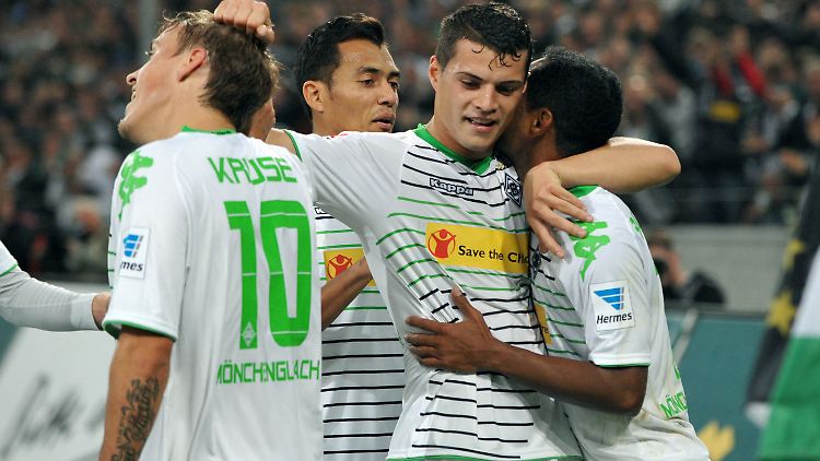 Gladbach mit Raffael (r) im Torrausch.