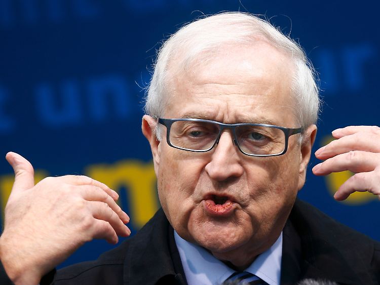 Rainer Brüderle muss um Stimmen von CDU-Wählern betteln. Seine FDP droht, an der Fünf-Prozent-Hürde zu scheitern.