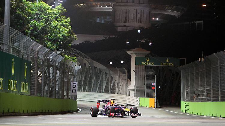 Ex-Formel-1-Fahrer David Coulthard meint, die Piloten hätte keine Probleme mit der Dunkelheit: "Oder hätten Sie etwa Probleme, um ihr Haus zu laufen, wenn es von 100-Watt-Strahlern angeleuchtet wird?"