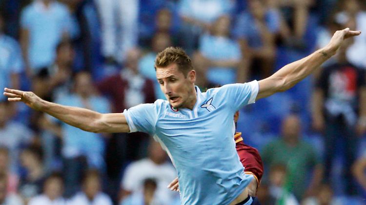 Glücklos im römischen Stadtduell: Miroslav Klose.