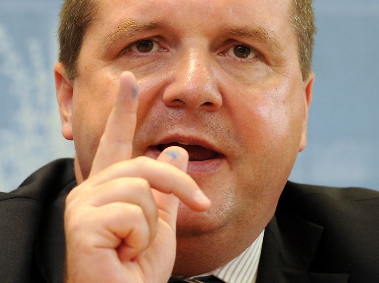 Ministerpräsident Stefan Mappus ist noch nicht lange in seinem Amt - und muss im März nun darum fürchten.