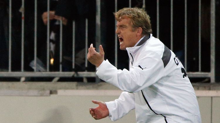 Da kannst du als Trainer aus der Haut fahren: Fortuna-Coach Büskens wartet weiter auf einen Auswärts-Dreier.