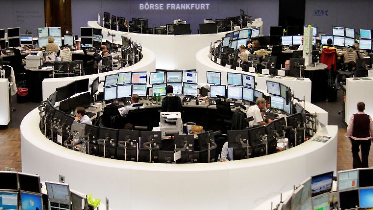 Es ist wieder Pullunder-Zeit (r.), auch an der Börse.
