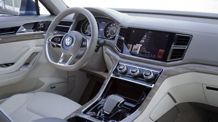 Ob das Cockpit mit den frei konfigurierbaren Instrumenten für die Serie eine Chance hat, darauf möchte keiner wetten.