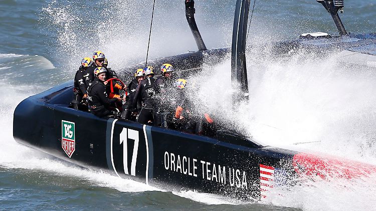 Aus eigentlich aussichtsloser Position erzwingt Team Oracle das alles entscheidende Rennen.