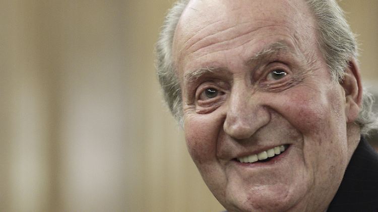 Juan Carlos kann wieder lachen. Nach zahlreichen Operationen ist er auf dem Weg der Besserung.