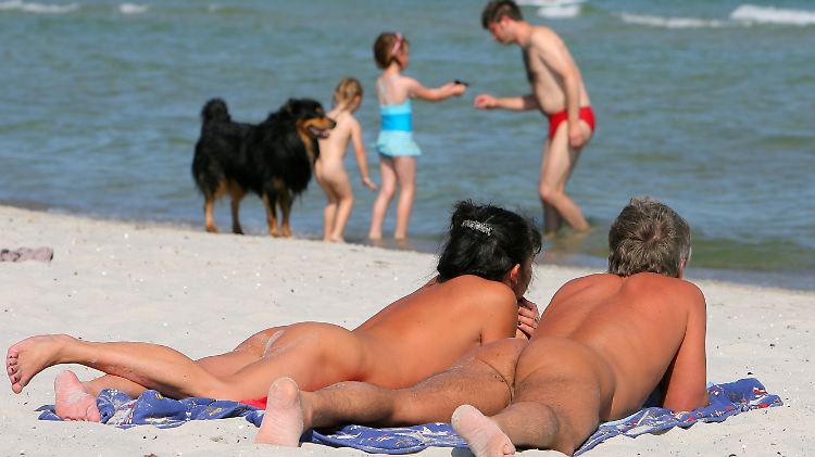 Ob am Strand, im Park oder in der Sauna: Überall in Deutschland sind Nackedeis unterwegs. 