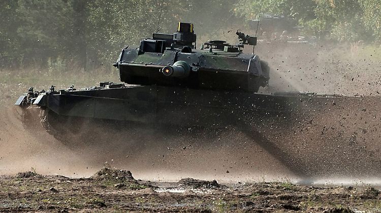 Wer über Pipelines spricht, entscheidet vielleicht auch über Panzer: Rheinmetall sucht im Ölbereich nach neuen Ansprechpartnern.