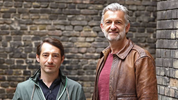 Die Kommissare Stark (Boris Aljinovic, l.) und Ritter (Dominik Raacke, r.)  ermitteln seit 14 Jahren gemeinsam im "Tatort".