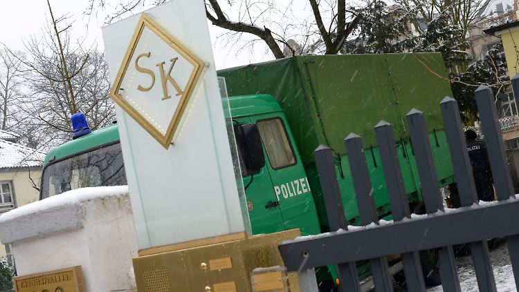Den S&K-Geschäftsführern wird Untreue sowie gewerbs- und bandenmäßiger Betrug mit Kapitalanlagen vorgeworfen.