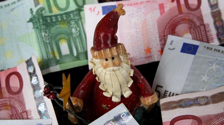 Firmen müssen auch ihren Leiharbeitern ein Weihnachtsgeld auszahlen. Foto: Karl-Josef Hildenbrand