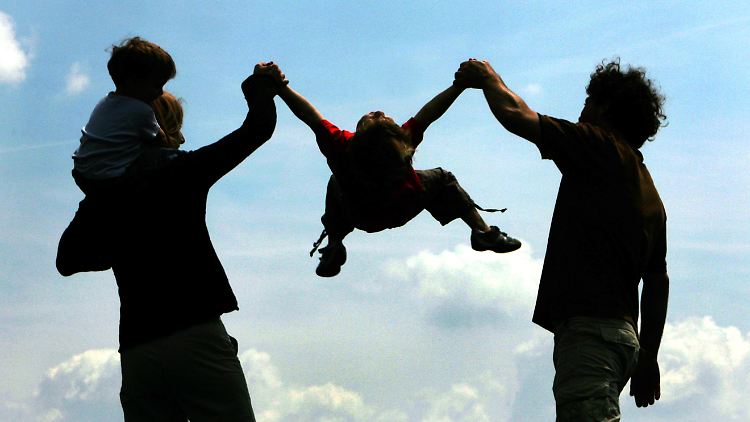 Der Vater bringt das Geld nach Hause - dieser Ansicht ist die Mehrheit der befragten Frauen.