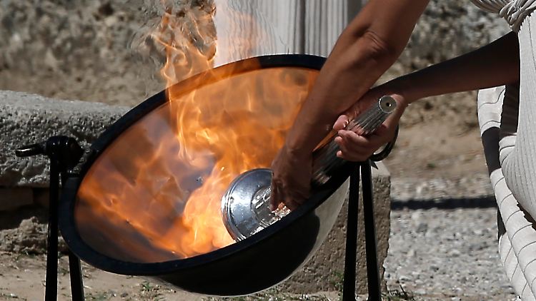 Das olympische Feuer soll nach Deutschland kommen.