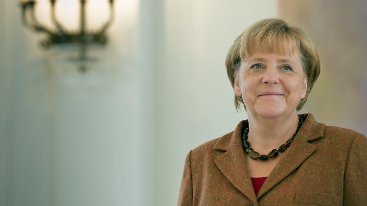 Angela Merkel spricht neben der SPD auch mit den Grünen.