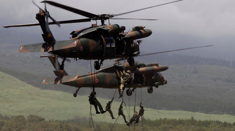 Die Black-Hawk-Hersteller müssen einen Teil der Belegschaft nach Hause schicken, weil es an staatlichen Inspektoren fehlt.