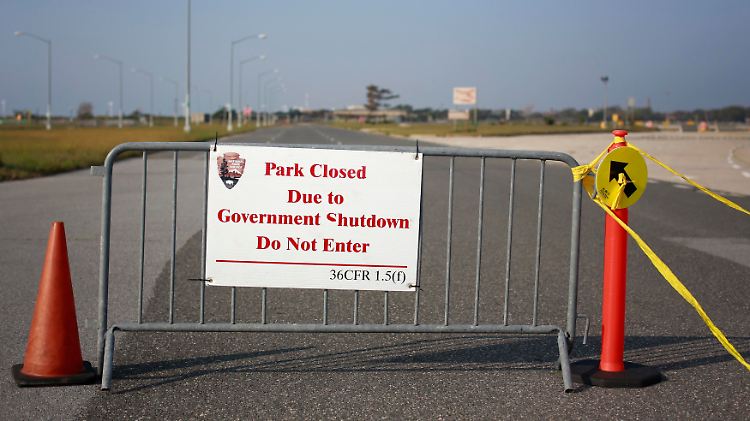Auch der Jacob Riis Park in Queens ist geschlossen. Doch geschlossene Parks sind mittlerweile das kleinere Problem der US-Regierung.