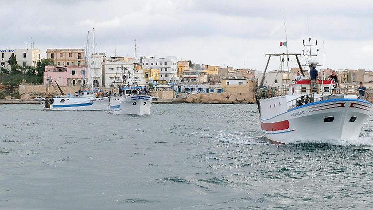 Lampedusa, die größte der Pelagischen Inseln, liegt zwischen Sizilien und Tunesien.