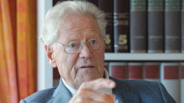 Küng ist einer der prominentesten Kritiker der katholischen Kirche. Nun unterstützt er den Kurs des neuen Papstes.