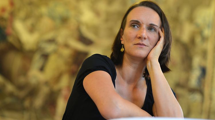 Mora bekam den Preis im Frankfurter Rathaus verliehen.