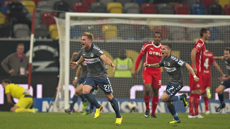 Der Fürther Jubel währte nicht lang: In der zweiten Hälfte riss die Fortuna das Spiel an sich.