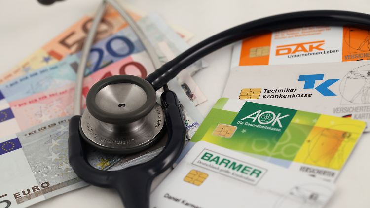 Sowohl die gesetzlichen Krankenkassen als auch der Gesundheitsfonds verfügen derzeit über milliardenschwere Finanzreserven.