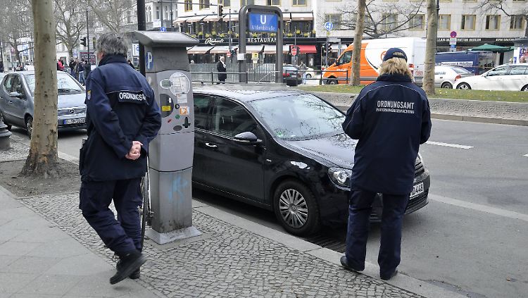 Das Papier können sie sich fast sparen: Diplomaten müssen bei Ordnungswidrigkeiten keinen Ärger fürchten.