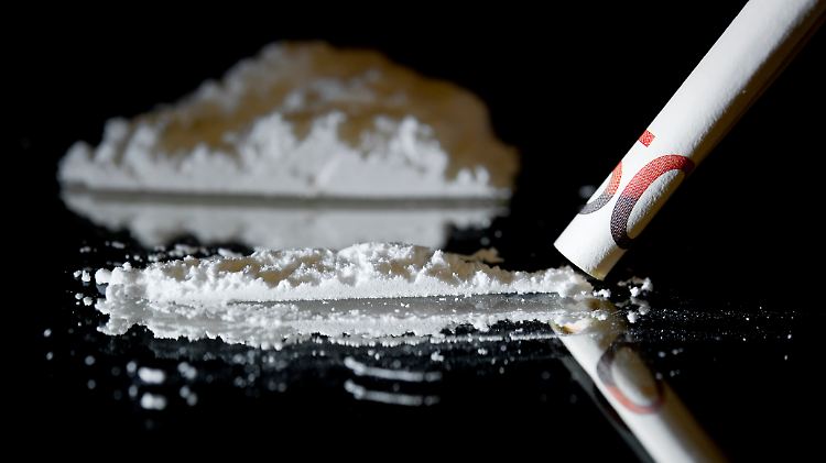 Mit fast 400 Gramm Kokain im Bauch greift die Polizei den Mann auf.