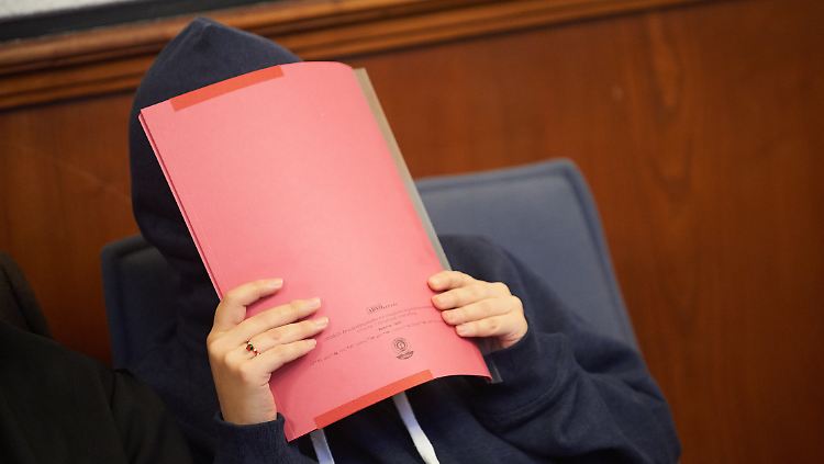 Eine Tat auf "sittlich niederster Stufe": Die Angeklagte habe die Kinder getötet, um mit dem Vater eine neue Familie zu gründen.