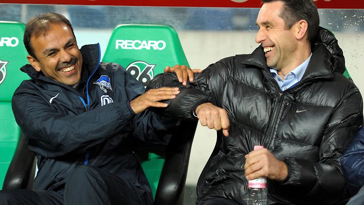 Die Stimmung ist prächtig in Berlin, nicht nur bei den Verantwortlichen um Trainer Jos Luhukay (l.) und Manager Michael Preetz.