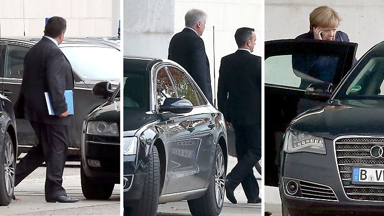 Der SPD-Vorsitzende Sigmar Gabriel (l.), der CSU-Vorsitzende Horst Seehofer (M.) und Kanzlerin Angela Merkel (r.) verlassen das Bundeskanzleramt, nachdem sie sich zu einem Gespräch getroffen hatten.