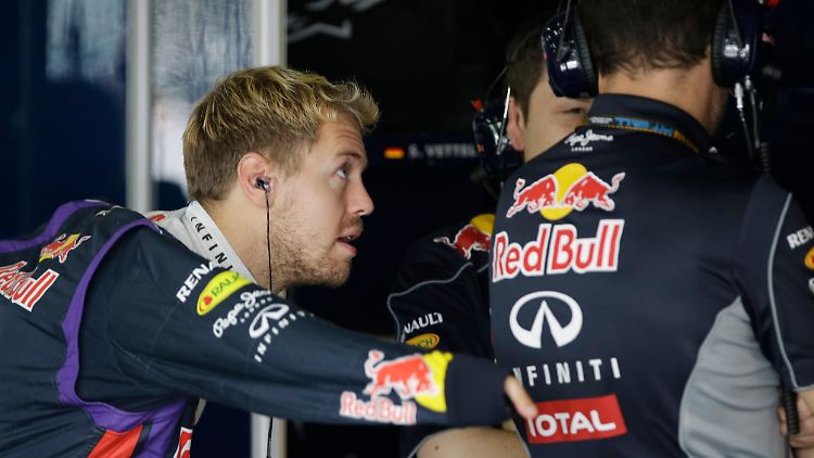 Entspannt sieht anders aus: Sebastian Vettel vor dem Qualifying
