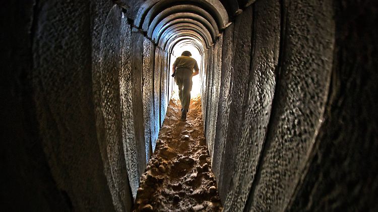 Bis zu 500 Tonnen Zement sollen für den Bau des Tunnels verwendet worden sein.