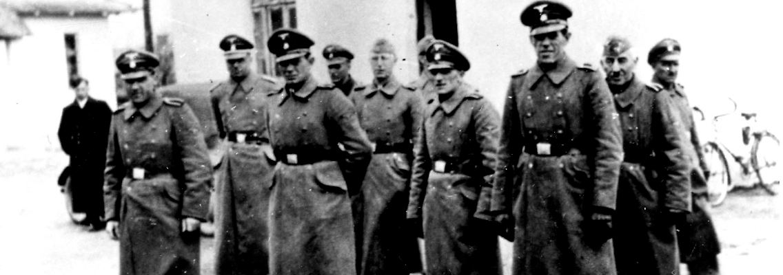 Die Aufnahme aus dem Yad-Vashem-Archiv in Jerusalem entstand 1942 im deutschen Vernichtungslager Belzec.