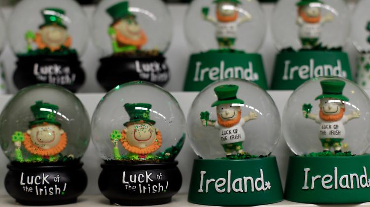 Es wird sich zeigen - Irland will finanziell wieder auf eigenen Beinen stehen.