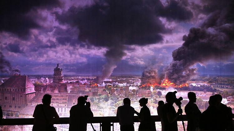 Seit August 2013 offen: das Völkerschlacht-Panorama in Leipzig. Bei einem Umfang von 111 Metern zeigt es auf 32 Metern Höhe Szenen aus der bislang größten Schlacht der Weltgeschichte.
