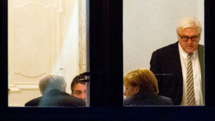 Ein Blick durch das Fenster: Noch beschnuppern sich Union und SPD.