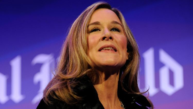 Angela Ahrendts ist künftig für die Apple-Stores verantwortlich.