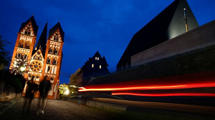 Architektonisch mag das "Diözesane Zentrum" in Limburg beeindruckend sein. Aber ist es notwendig?