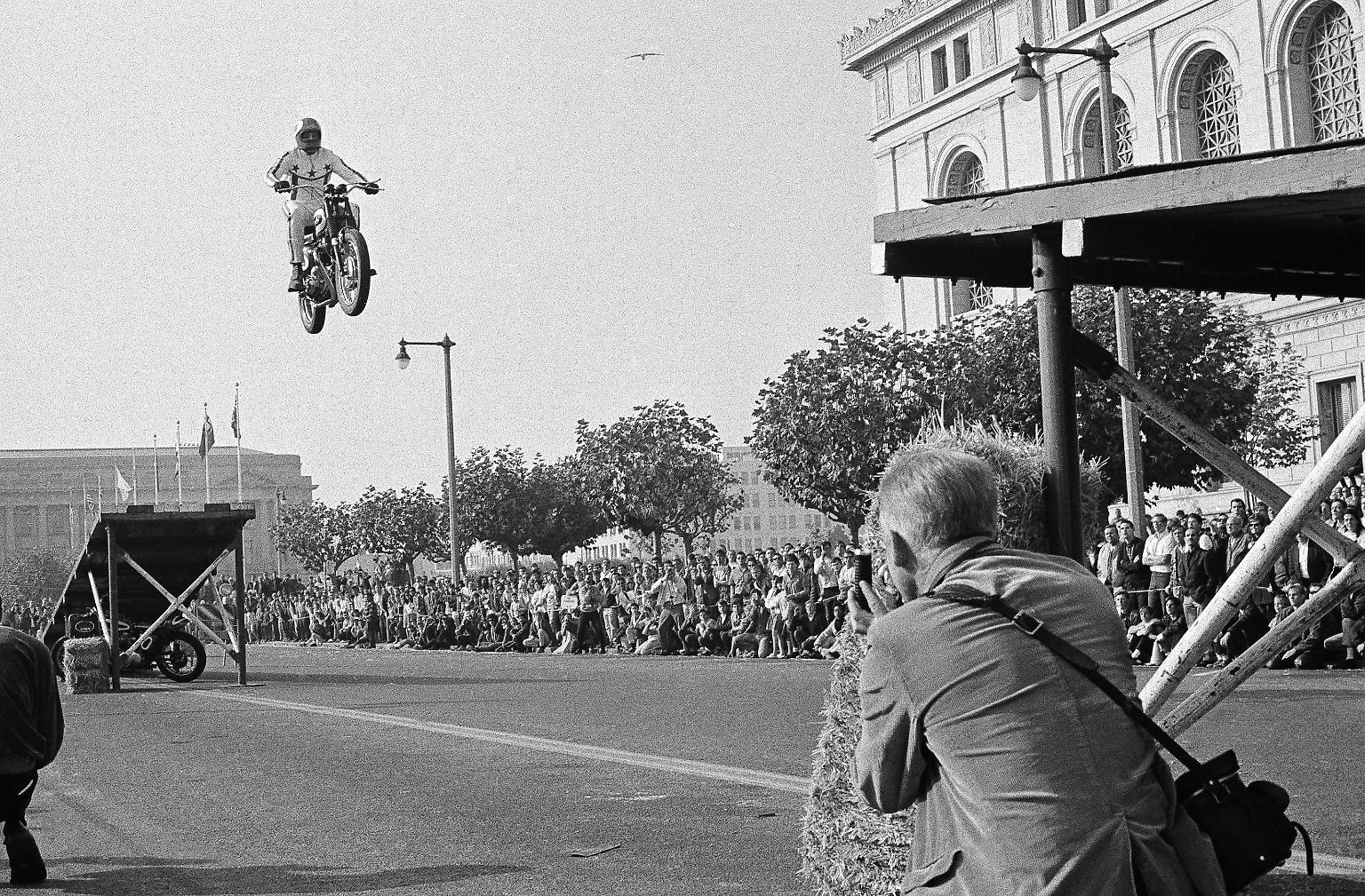 Kennste, kennste, kennste???? Nein, nicht Mario Barth. Evel Knievel! Den wohl spektakulärsten Motorradfahrer der 1970er und 1980er Jahre. 
