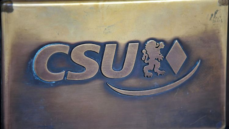 An der Tür der CSU-Landesleitung in München.