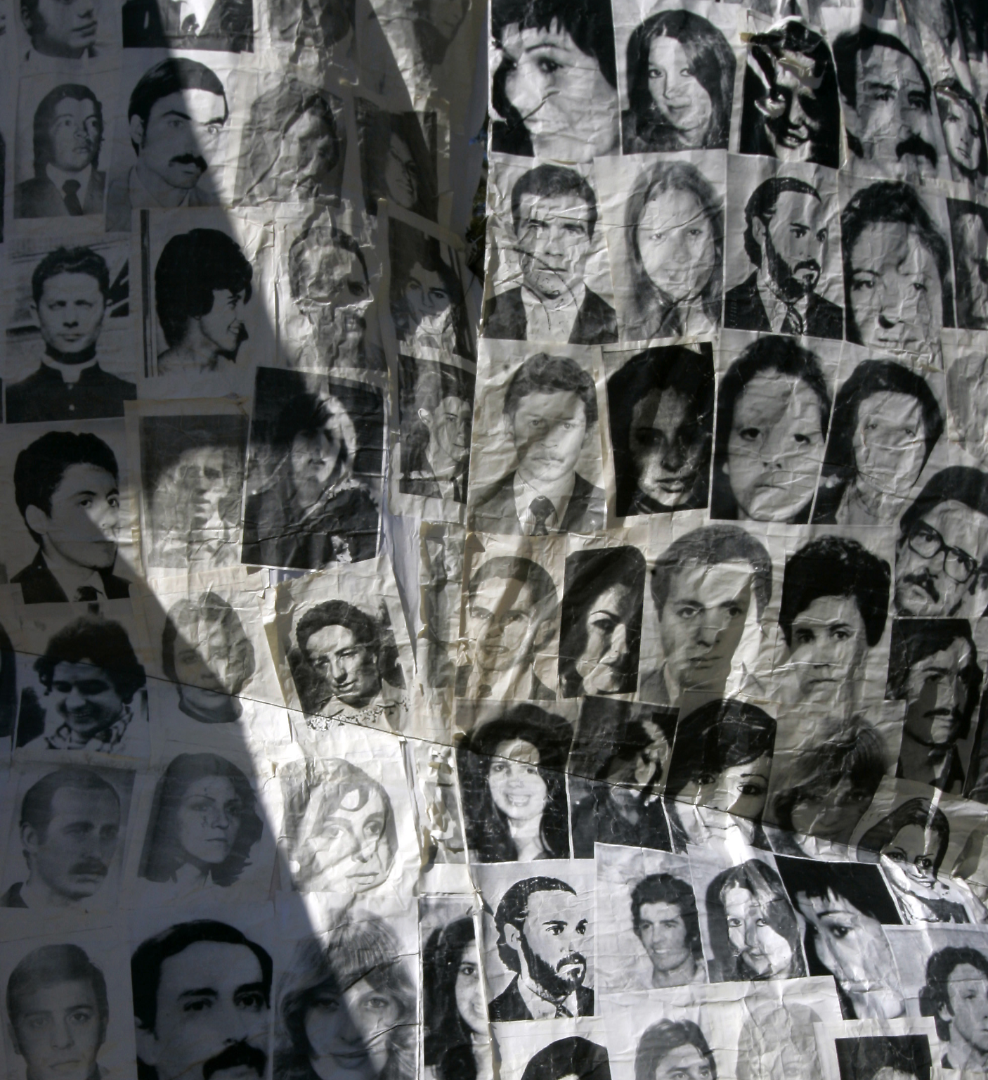 Es ist der 22. April 1976, als die uruguayische Küstenwache in einem Bericht zu einer angespülten  Frauenleiche festhält: "... weist Anzeichen äußerer Gewaltanwendung auf: Zeichen von Vergewaltigung, möglicherweise mit spitzen Gegenständen; ...