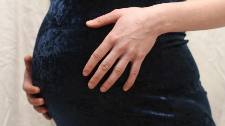 Schwangere sollten einen Gang zurückschalten. Zu viel Stress ist nicht gut für das Baby.