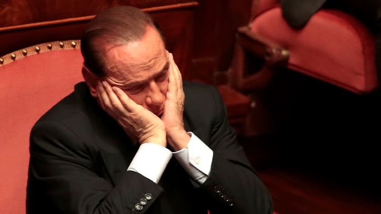 Der Immunitätsausschuss hatte bereits zuvor empfohlen, Berlusconi den Senatorensitz abzuerkennen.