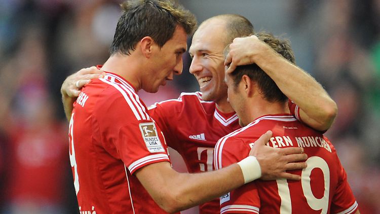 Der herausragende Mario Götze hält die Bayern auf Erfolgskurs. Als dreifacher Torvorbereiter führt er seine Mannschaft noch zu einem 4:1-Sieg gegen Mainz.