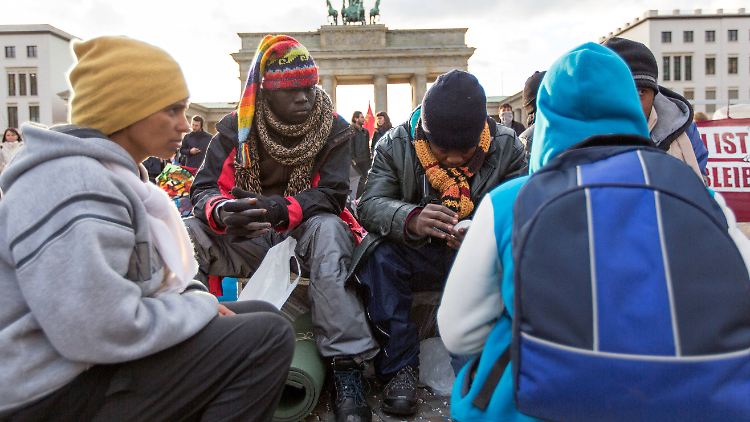 Viele Menschen suchen Asyl in Deutschland - die Zahlen steigen seit Jahren wieder. 
